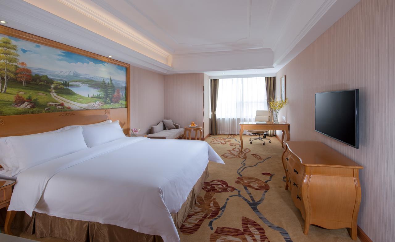 Vienna Hotel Shenzhen Shuanglong Subway Station Extérieur photo