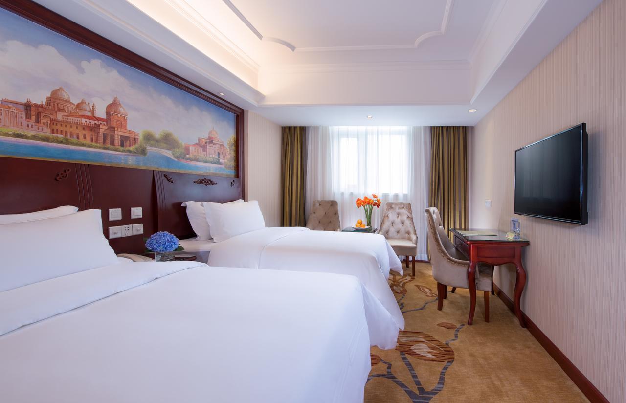 Vienna Hotel Shenzhen Shuanglong Subway Station Extérieur photo